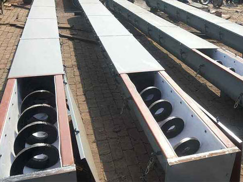 多出料口絞龍輸送機結構圖紙